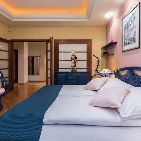 Apartament Excellent Apart On Main Square / Ac / Quiet *