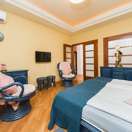 Apartament Excellent Apart On Main Square / Ac / Quiet