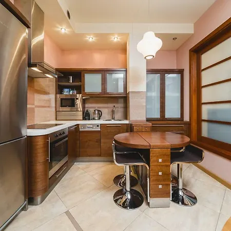 Apartament Excellent Apart On Main Square / Ac / Quiet